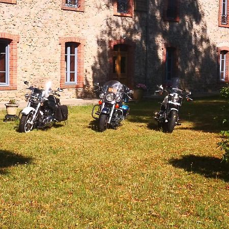 Les Chambres D'Hotes De La Frissonnette Auzelles Luaran gambar