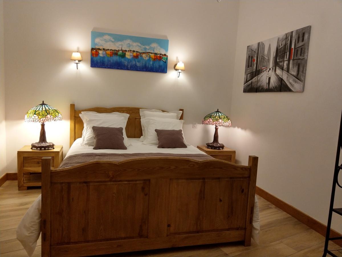 Les Chambres D'Hotes De La Frissonnette Auzelles Luaran gambar